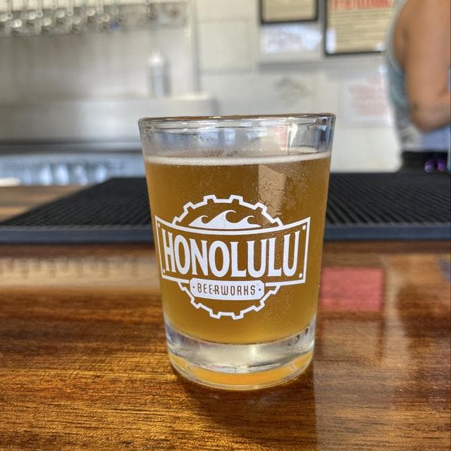 Cocoweizen — Honolulu Beerworks // Coconut Hefeweizen